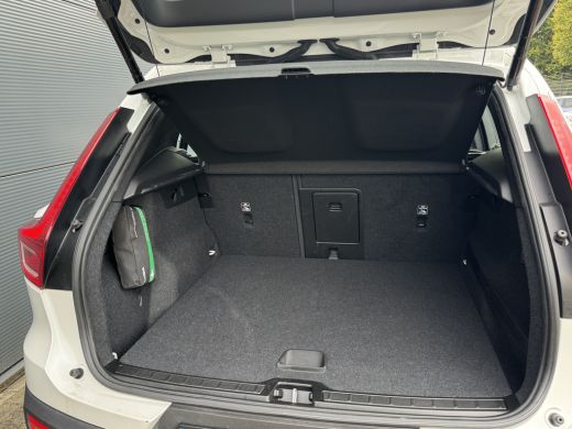 Volvo  XC40 2.0 B4 Business Pro | Pilot Assist | Apple Carplay | Keyless | DAB | ActivLease financial lease