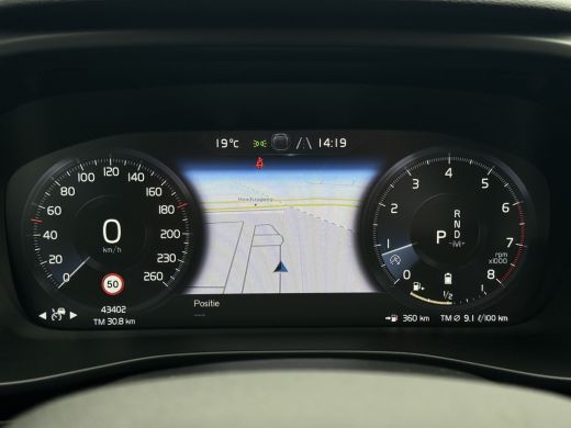 Volvo  XC40 2.0 B4 Business Pro | Pilot Assist | Apple Carplay | Keyless | DAB | ActivLease financial lease