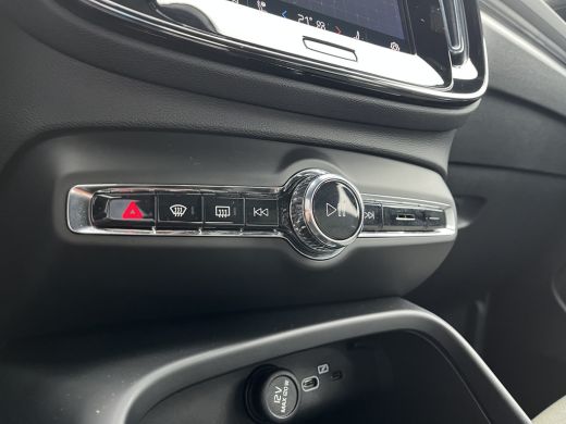 Volvo  XC40 2.0 B4 Plus Dark | Harman/Kardon | Pilot Assist | Trekhaak | Camera | ActivLease financial lease