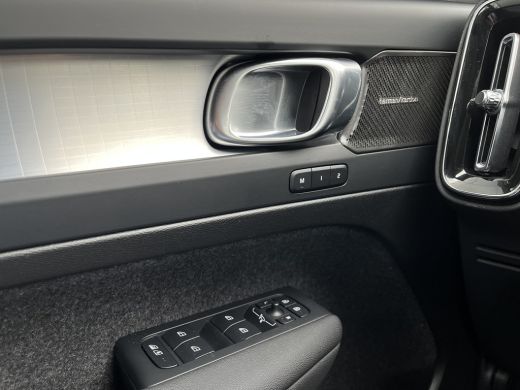 Volvo  XC40 2.0 B4 Plus Dark | Harman/Kardon | Pilot Assist | Trekhaak | Camera | ActivLease financial lease