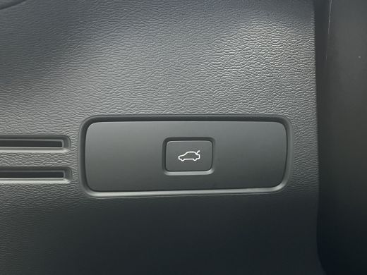 Volvo  XC40 2.0 B4 Plus Dark | Harman/Kardon | Pilot Assist | Trekhaak | Camera | ActivLease financial lease