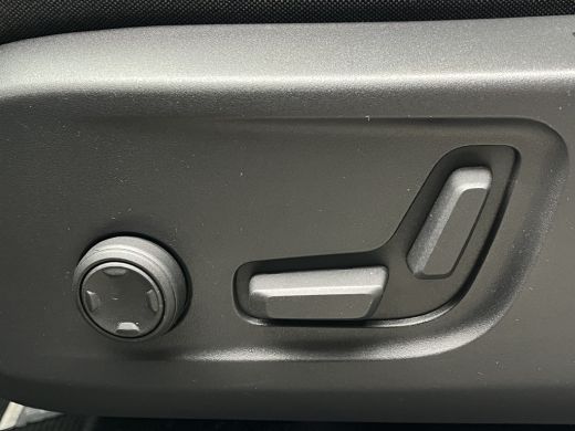 Volvo  XC40 2.0 B4 Plus Dark | Harman/Kardon | Pilot Assist | Trekhaak | Camera | ActivLease financial lease