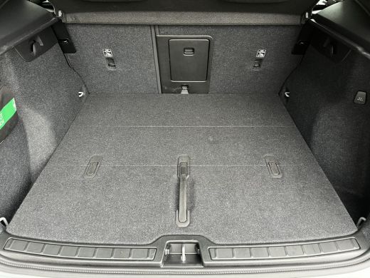 Volvo  XC40 2.0 B4 Plus Dark | Harman/Kardon | Pilot Assist | Trekhaak | Camera | ActivLease financial lease