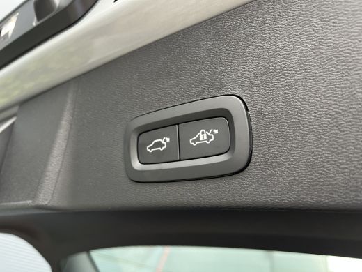 Volvo  XC40 2.0 B4 Plus Dark | Harman/Kardon | Pilot Assist | Trekhaak | Camera | ActivLease financial lease