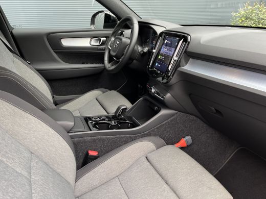 Volvo  XC40 2.0 B4 Plus Dark | Harman/Kardon | Pilot Assist | Trekhaak | Camera | ActivLease financial lease