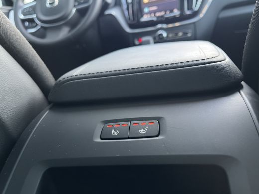Volvo  XC60 2.0 T6 Plug-in hybrid AWD Core Bright ActivLease financial lease