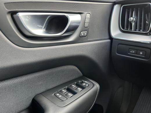 Volvo  XC60 2.0 T6 Plug-in hybrid AWD Plus Dark ActivLease financial lease