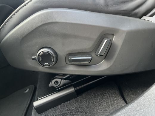 Volvo  XC60 2.0 T6 Plug-in hybrid AWD Plus Dark ActivLease financial lease