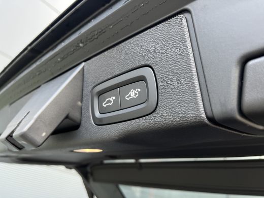 Volvo  XC60 2.0 T6 Plug-in hybrid AWD Plus Dark ActivLease financial lease