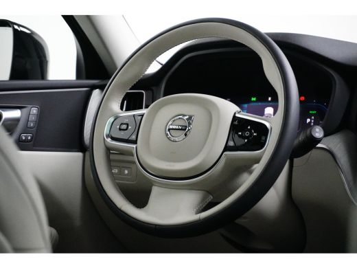 Volvo  XC60 2.0 T6 Plug-in hybrid AWD Plus Dark | Luchtvering | Stoelventilatie | Trekhaak | 360 Camera | ActivLease financial lease