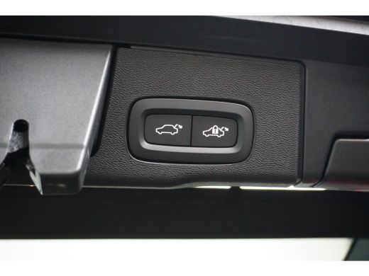 Volvo  XC60 2.0 T6 Plug-in hybrid AWD Plus Dark | Luchtvering | Stoelventilatie | Trekhaak | 360 Camera | ActivLease financial lease
