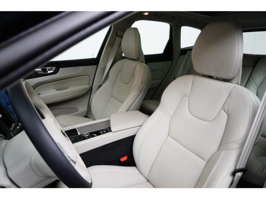 Volvo  XC60 2.0 T6 Plug-in hybrid AWD Plus Dark | Luchtvering | Stoelventilatie | Trekhaak | 360 Camera | ActivLease financial lease