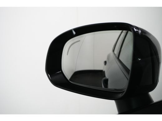 Volvo  XC60 2.0 T6 Plug-in hybrid AWD Plus Dark | Luchtvering | Stoelventilatie | Trekhaak | 360 Camera | ActivLease financial lease