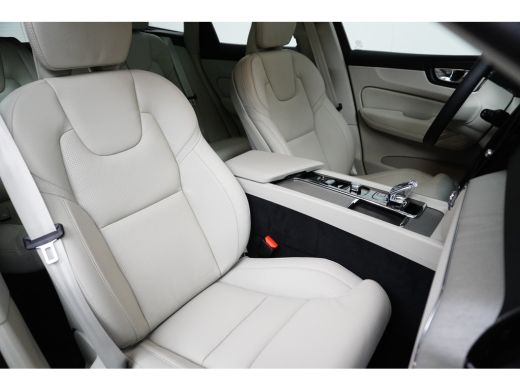 Volvo  XC60 2.0 T6 Plug-in hybrid AWD Plus Dark | Luchtvering | Stoelventilatie | Trekhaak | 360 Camera | ActivLease financial lease