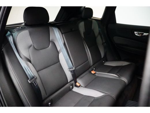 Volvo  XC60 | Panoramadak | 360 Camera | Trekhaak | 21" | ActivLease financial lease