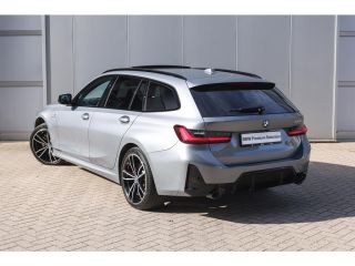 BMW 3 Serie Touring 330e High Executive M Sport Automaat / Panoramadak / Trekhaak / Sportstoelen / Comfort Ac...