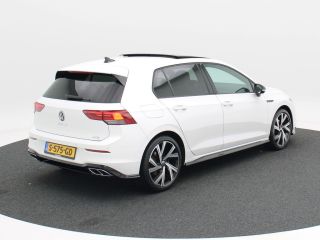 Volkswagen Golf 1.5 eTSi 150 Pk Automaat R-Line Business+ | Panoramdak | Adaptive Cruise | Full LED | Camera | Pa...