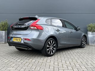 Volvo  V40 1.5 T3 Dynamic Edition | Panoramadak | Keyless | Camera | DAB |