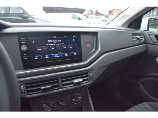 Volkswagen Polo Edition | 'App-Connect' smartphone integratie | Achterlichten LED | Afstandscontrolesysteem (Fron... ActivLease financial lease