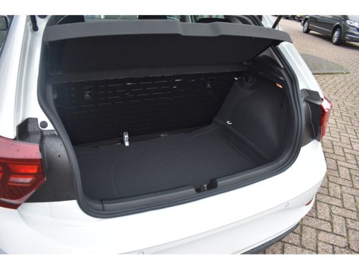 Volkswagen Polo Edition | 'App-Connect' smartphone integratie | Achterlichten LED | Afstandscontrolesysteem (Fron... ActivLease financial lease