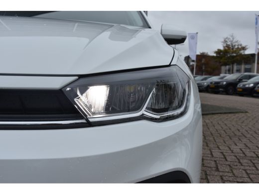 Volkswagen Polo Edition | 'App-Connect' smartphone integratie | Achterlichten LED | Afstandscontrolesysteem (Fron... ActivLease financial lease