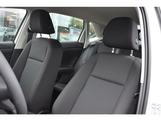 Volkswagen Polo Edition | 'App-Connect' smartphone integratie | Achterlichten LED | Afstandscontrolesysteem (Fron... ActivLease financial lease