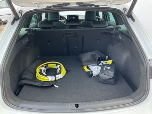 CUPRA Leon Sportstourer 1.5 TSI PHEV e-Hybrid Business Elek.Trekhaak Adap.Cruise Carplay Camera Sfeerverl 2025 3136KM! ActivLease financial lease