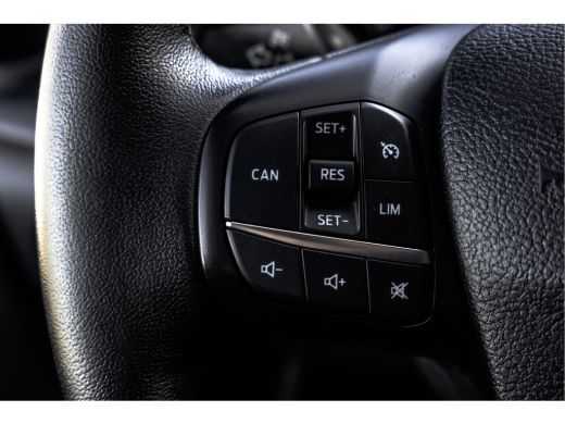 Ford Transit Custom 300 TDCI | L2H1 | Automaat | LED | Camera | CarPlay | Cruise | Airco | PDC | Euro 6 ActivLease financial lease