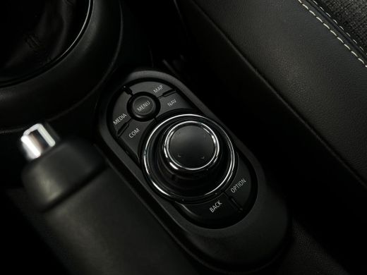 Mini Cooper 1.5 Business Edition NL AUTO | DEALER ONDERH | UNION JACK | CARPLAY ActivLease financial lease
