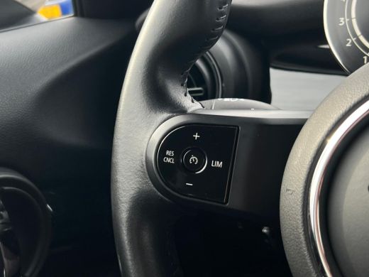Mini Cooper 1.5 Business Edition NL AUTO | DEALER ONDERH | UNION JACK | CARPLAY ActivLease financial lease