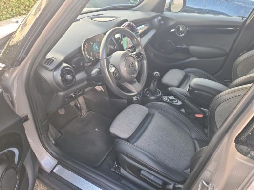 Mini One 1.5 One Business Edition NL AUTO | 1\2 LEDER | PDC | ActivLease financial lease