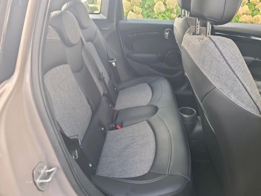 Mini One 1.5 One Business Edition NL AUTO | 1\2 LEDER | PDC | ActivLease financial lease