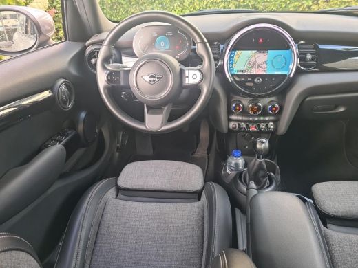 Mini One 1.5 One Business Edition NL AUTO | 1\2 LEDER | PDC | ActivLease financial lease