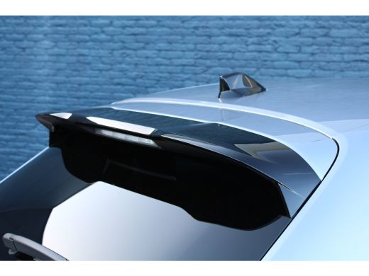 Peugeot 208 Allure | 16" Lichtmetalen velgen 'ELBORN' | Climate Control | Dashboard en deurpanelen in kunstst... ActivLease financial lease