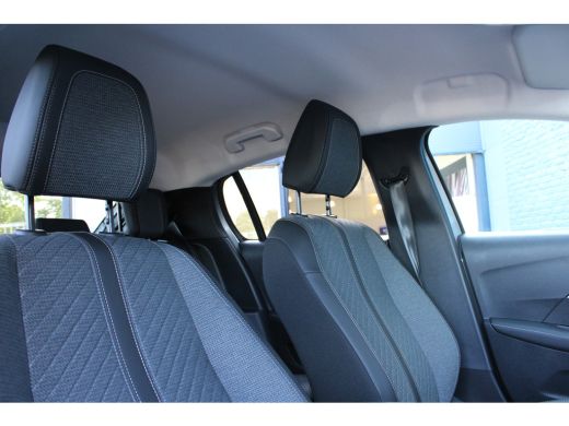 Peugeot 208 Allure | 16" Lichtmetalen velgen 'ELBORN' | Climate Control | Dashboard en deurpanelen in kunstst... ActivLease financial lease