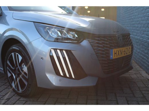 Peugeot 208 Allure | 16" Lichtmetalen velgen 'ELBORN' | Climate Control | Dashboard en deurpanelen in kunstst... ActivLease financial lease