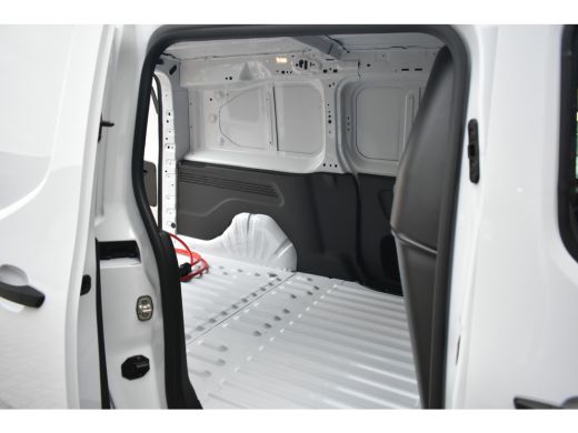 Peugeot Partner 136 L2 50 kWh Demo-Deal!! | Draadloos Apple Carplay & Android Auto| | Achteruitrijcamera | Cruise... ActivLease financial lease