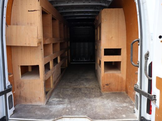 Renault Master T35 2.3 DCI 165 PK L4H2 DUBBEL LUCHT DL + 3500 KG TREKHAAK | CAMERA | APPLE CARPLAY ActivLease financial lease
