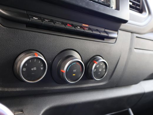 Renault Master T35 2.3 DCI 165 PK L4H2 DUBBEL LUCHT DL + 3500 KG TREKHAAK | CAMERA | APPLE CARPLAY ActivLease financial lease