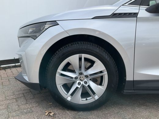 Skoda Enyaq iV 80 Trekhaak Stoel/Stuurverw Carplay Warmtepomp Trekhaak 100% Elektrisch NL-Auto! ActivLease financial lease
