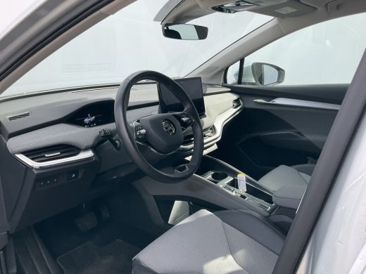 Skoda Enyaq iV 80 Trekhaak Stoel/Stuurverw Carplay Warmtepomp Trekhaak 100% Elektrisch NL-Auto! ActivLease financial lease