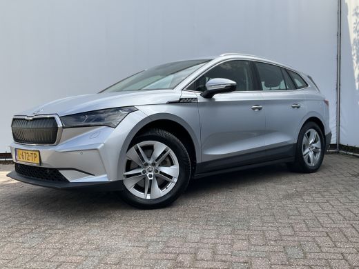 Skoda Enyaq iV 80 Trekhaak Stoel/Stuurverw Carplay Warmtepomp Trekhaak 100% Elektrisch NL-Auto! ActivLease financial lease