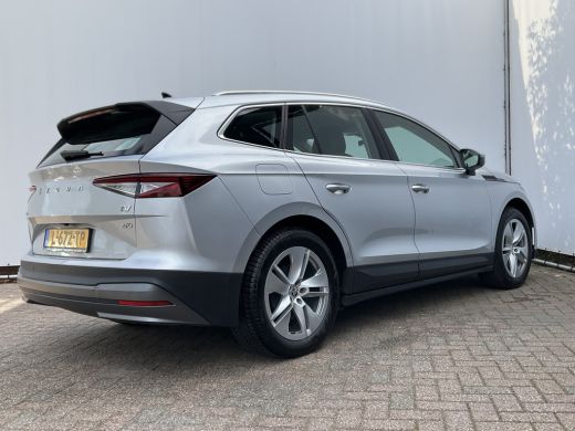 Skoda Enyaq iV 80 Trekhaak Stoel/Stuurverw Carplay Warmtepomp Trekhaak 100% Elektrisch NL-Auto! ActivLease financial lease