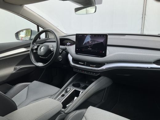 Skoda Enyaq iV 80 Trekhaak Stoel/Stuurverw Carplay Warmtepomp Trekhaak 100% Elektrisch NL-Auto! ActivLease financial lease