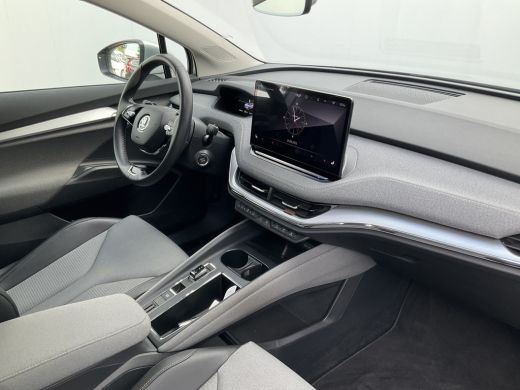 Skoda Enyaq iV 80 Trekhaak Stoel/Stuurverw Carplay Warmtepomp Trekhaak 100% Elektrisch NL-Auto! ActivLease financial lease
