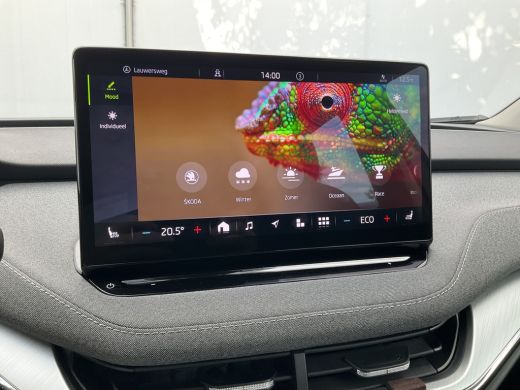 Skoda Enyaq iV 80 Trekhaak Stoel/Stuurverw Carplay Warmtepomp Trekhaak 100% Elektrisch NL-Auto! ActivLease financial lease