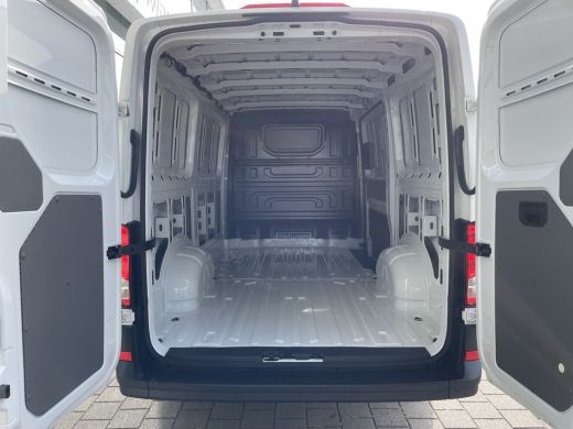 Volkswagen Crafter 30 2.0 TDI L3H2 Highline 140pk Auto | Camera | App connect ActivLease financial lease