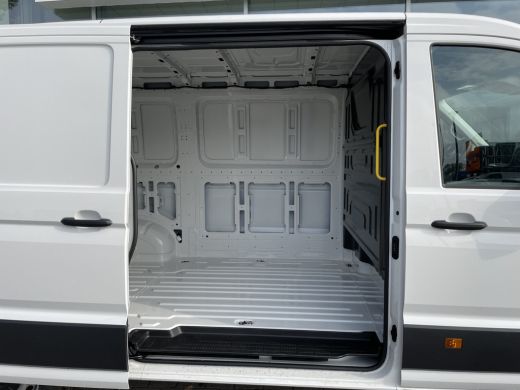 Volkswagen Crafter 30 2.0 TDI L3H2 Highline 140pk Auto | Camera | App connect ActivLease financial lease