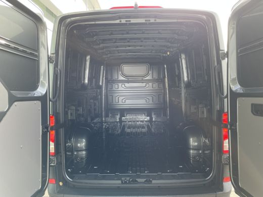 Volkswagen Crafter 30 2.0 TDI L3H2 Highline 140pk Auto | Camera | App connect ActivLease financial lease