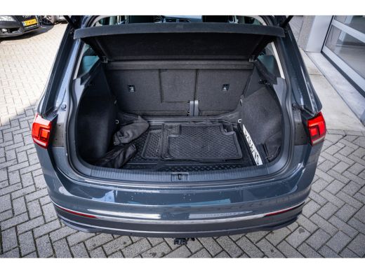 Volkswagen Tiguan 1.5 TSI 150PK DSG Life | Cruise control adaptief met Stop&Go | Trekhaak afneembaar | Voorstoelen ... ActivLease financial lease